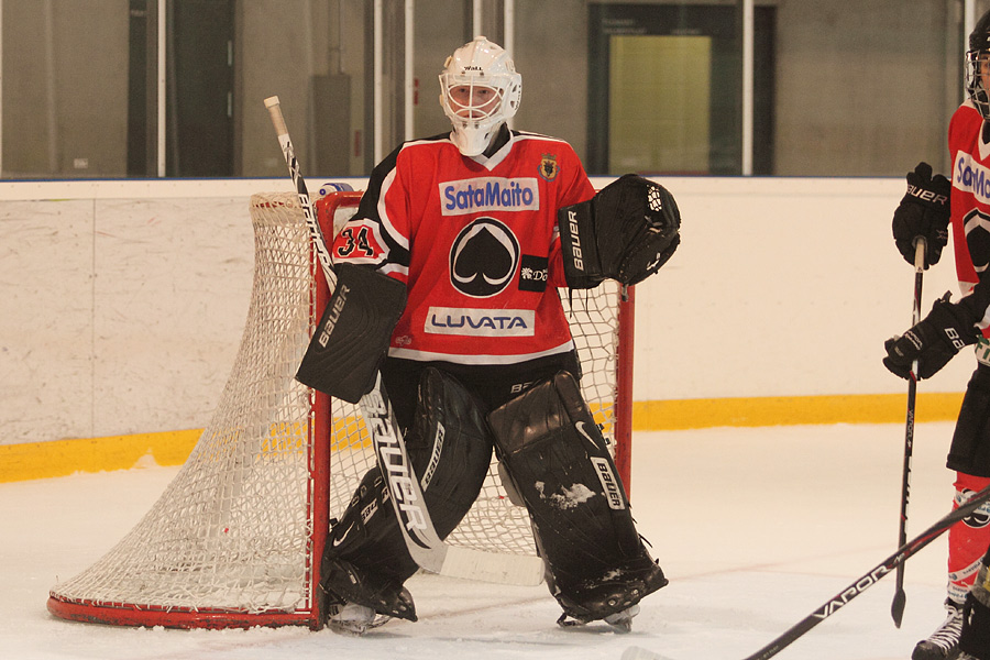 22.1.2012 -  (Ässät B-KalPa B)