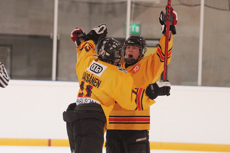 22.1.2012 -  (Ässät B-KalPa B)