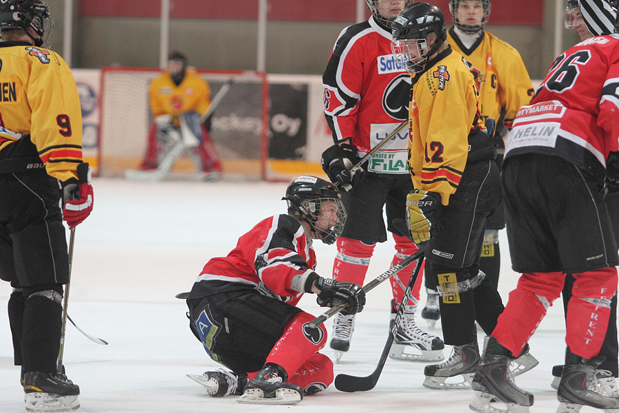 22.1.2012 -  (Ässät B-KalPa B)