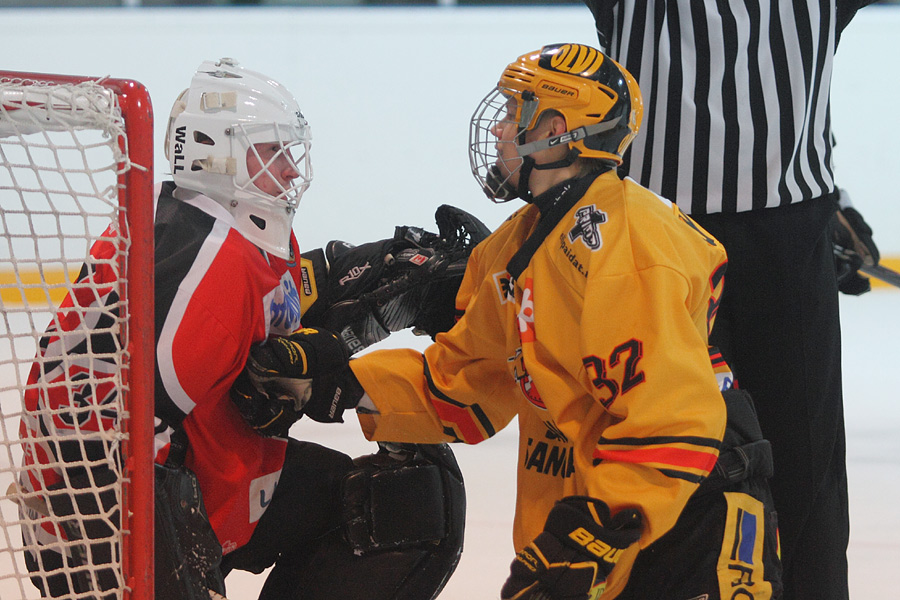 22.1.2012 -  (Ässät B-KalPa B)