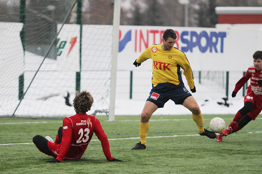 11.2.2012 - (FC Jazz-Pallo-Iirot)