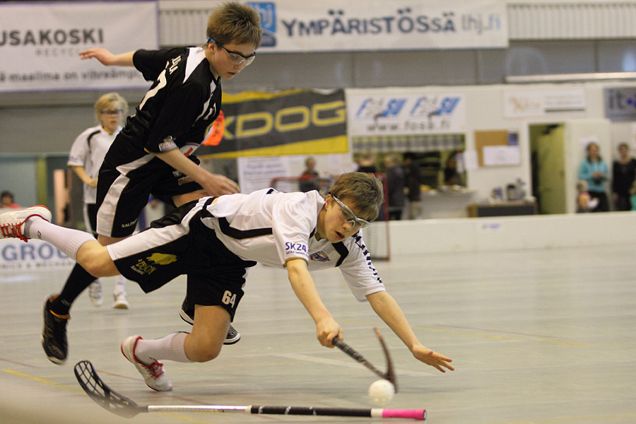 15.4.2012 - (Steelers Gold-FBT Karhut White)