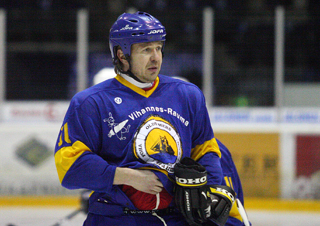 8.1.2011 - (Lukko Alumni-TPS Alumni)