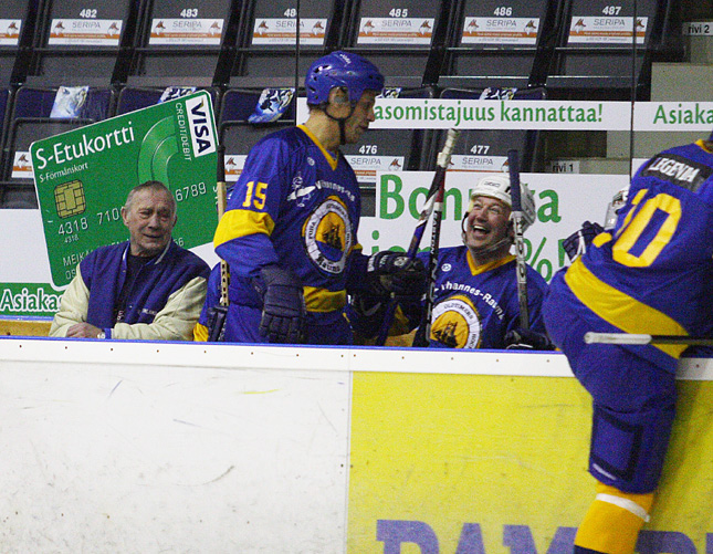 8.1.2011 - (Lukko Alumni-TPS Alumni)