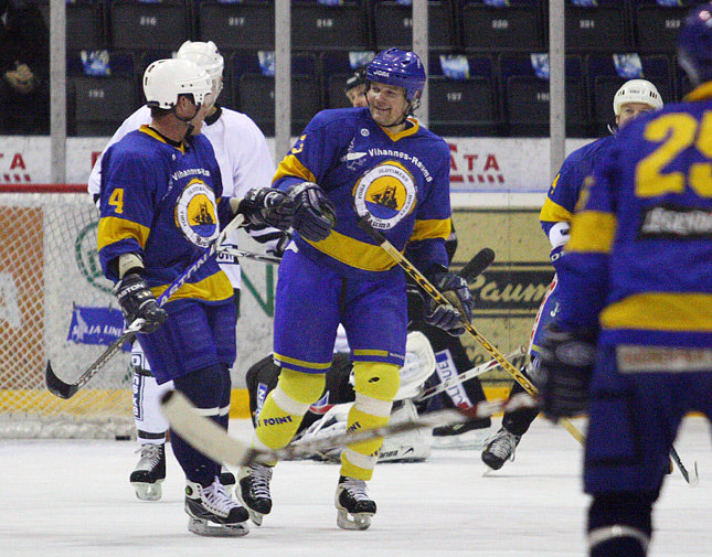 8.1.2011 - (Lukko Alumni-TPS Alumni)