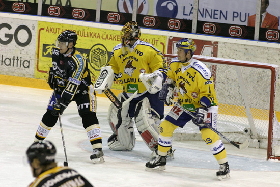 13.10.2004 - (Lukko-Kärpät)