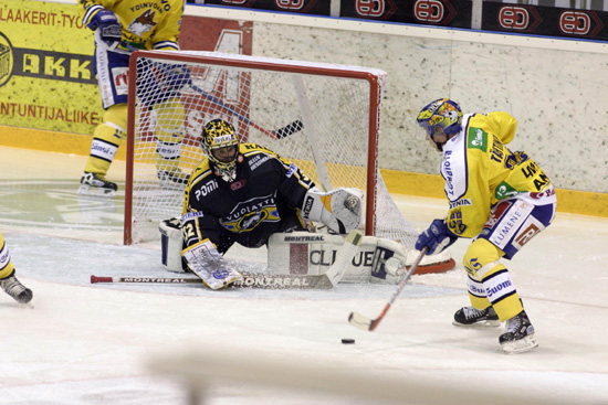 13.10.2004 - (Lukko-Kärpät)