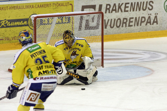 13.10.2004 - (Lukko-Kärpät)