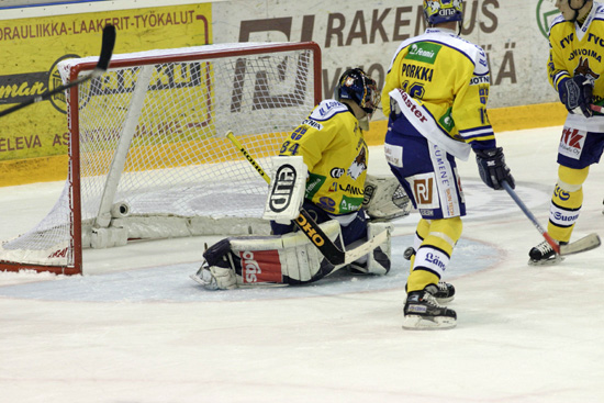 13.10.2004 - (Lukko-Kärpät)