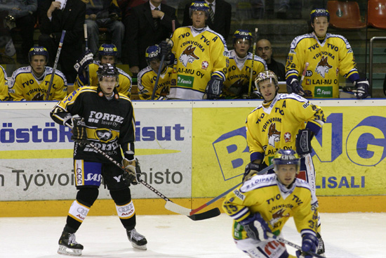 13.10.2004 - (Lukko-Kärpät)