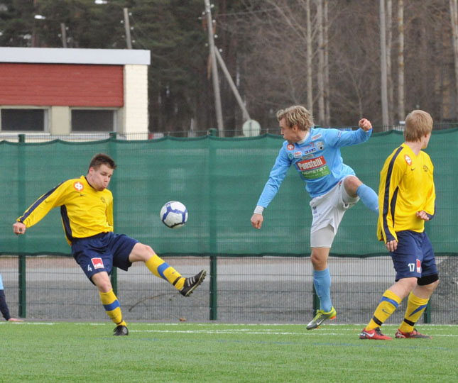 21.4.2011 - (FC PoPa-Pallo-Iirot)