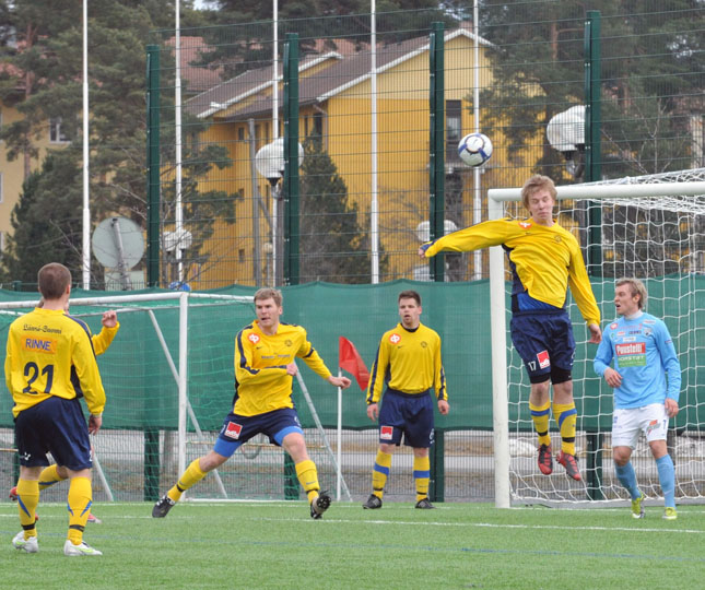 21.4.2011 - (FC PoPa-Pallo-Iirot)