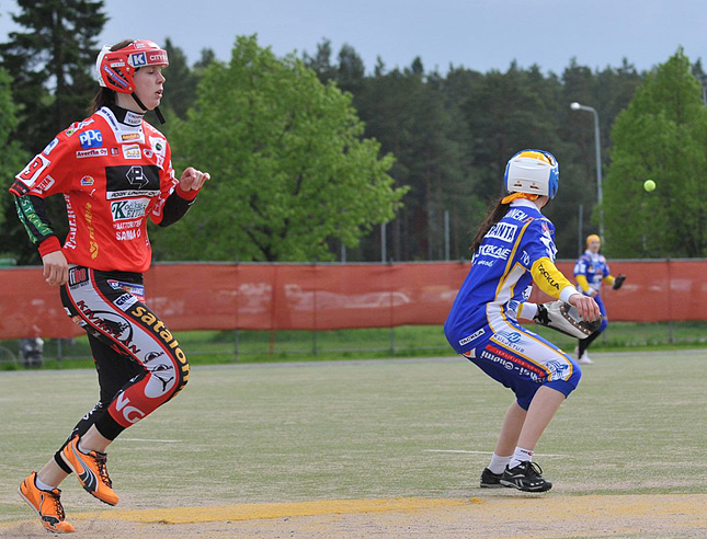 28.5.2011 - (Pesäkarhut N-Lukko N)