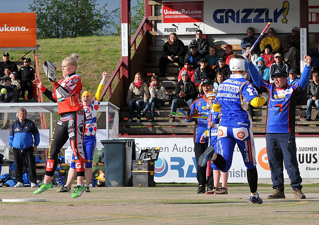 28.5.2011 - (Pesäkarhut N-Lukko N)