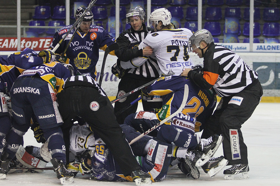 24.3.2014 - (Lukko-Blues)