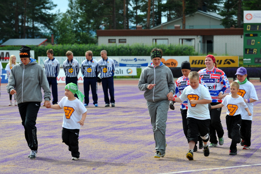 21.07.2012 - (Itä-Länsi naiset)