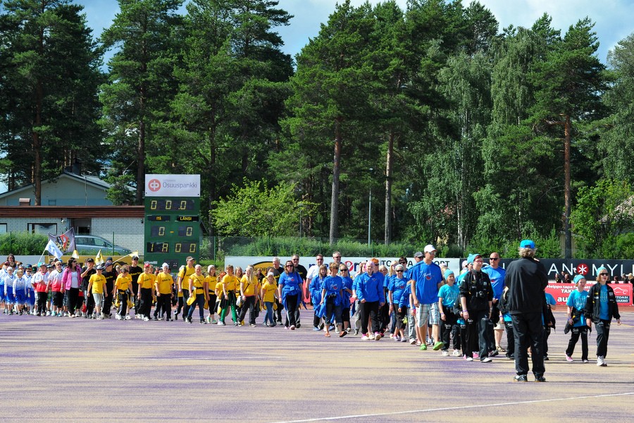 22.07.2012 - (Itä-Länsi, tenavaleirin avajaiset)