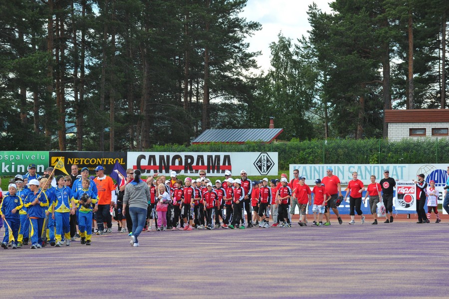 22.07.2012 - (Itä-Länsi, tenavaleirin avajaiset)