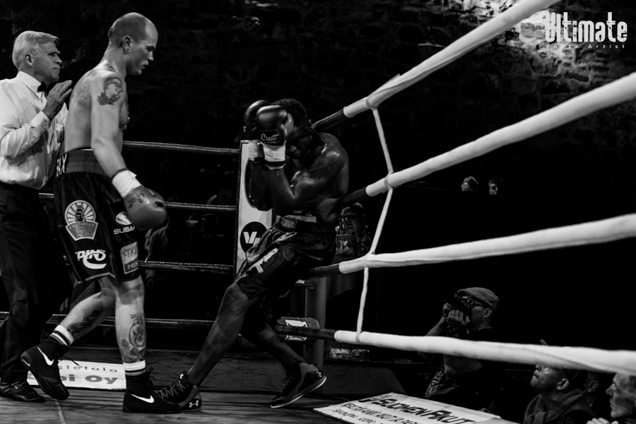 13.8.2016 Boxing Night Savonlinna: Niklas Räsänen vs Emmanuel Feuzeu