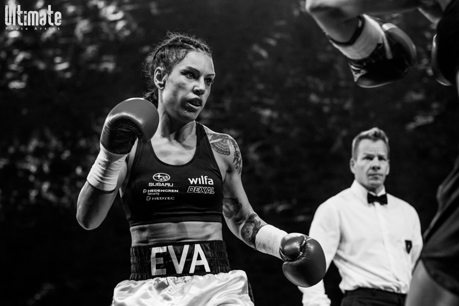 13.8.2016 Boxing Night Savonlinna: Eva Wahlström vs Jasmina Nadj