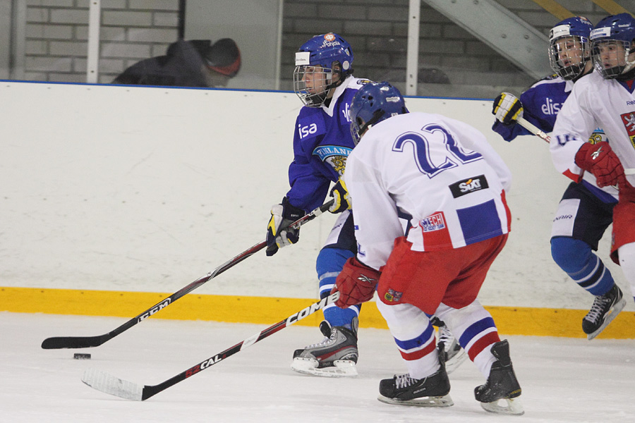 8.2.2012 - (Tsekki U18-Suomi U18)