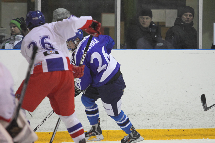 8.2.2012 - (Tsekki U18-Suomi U18)