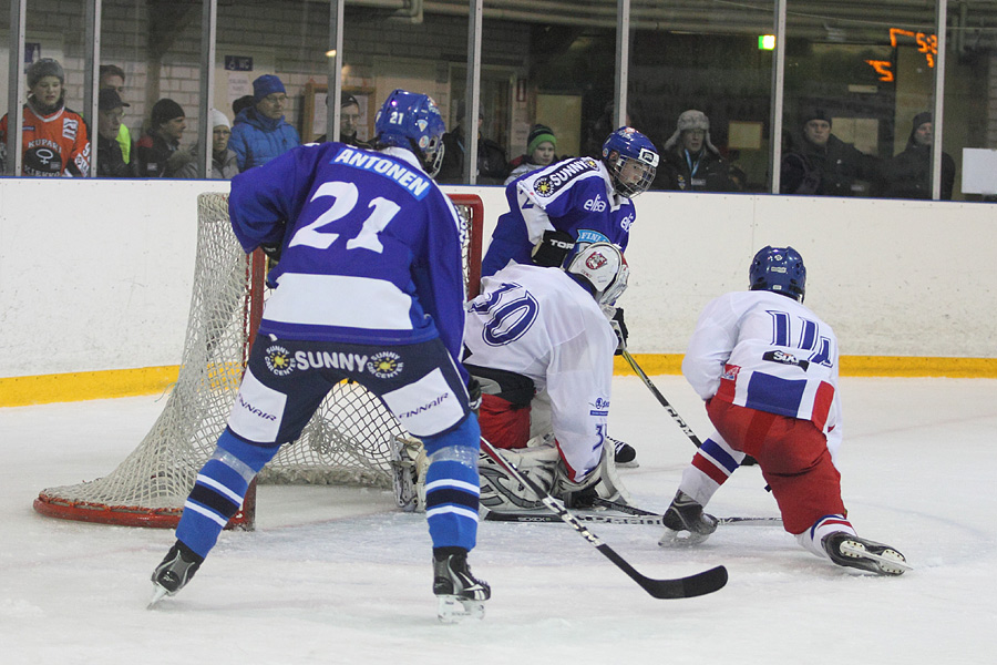 8.2.2012 - (Tsekki U18-Suomi U18)