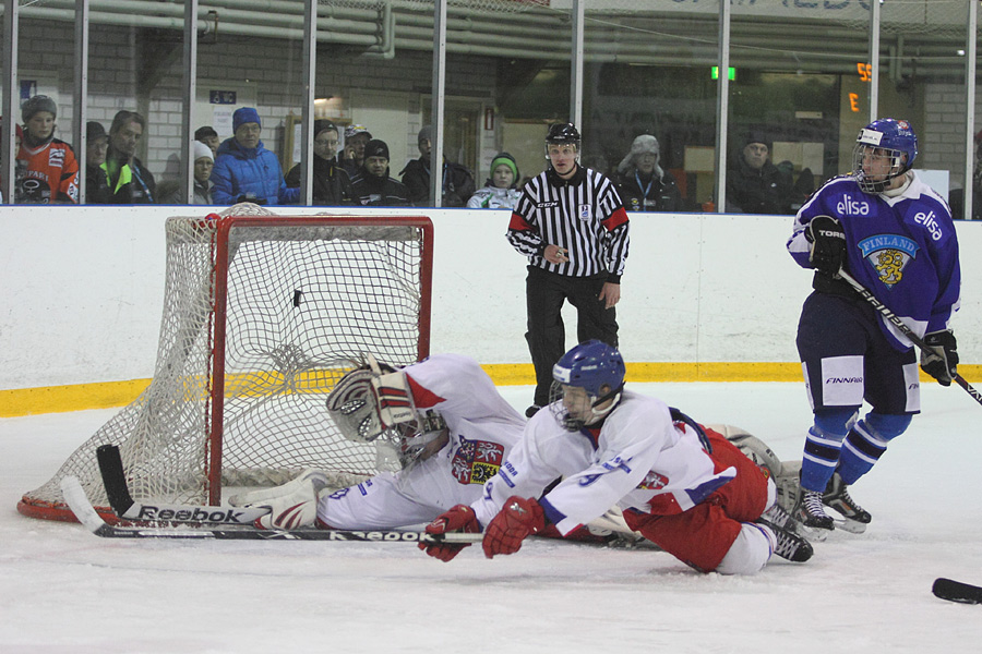 8.2.2012 - (Tsekki U18-Suomi U18)