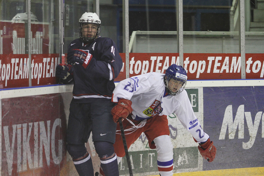 9.2.2012 - (USA U18-Tsekki U18)