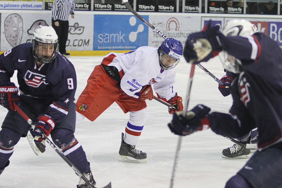 9.2.2012 - (USA U18-Tsekki U18)