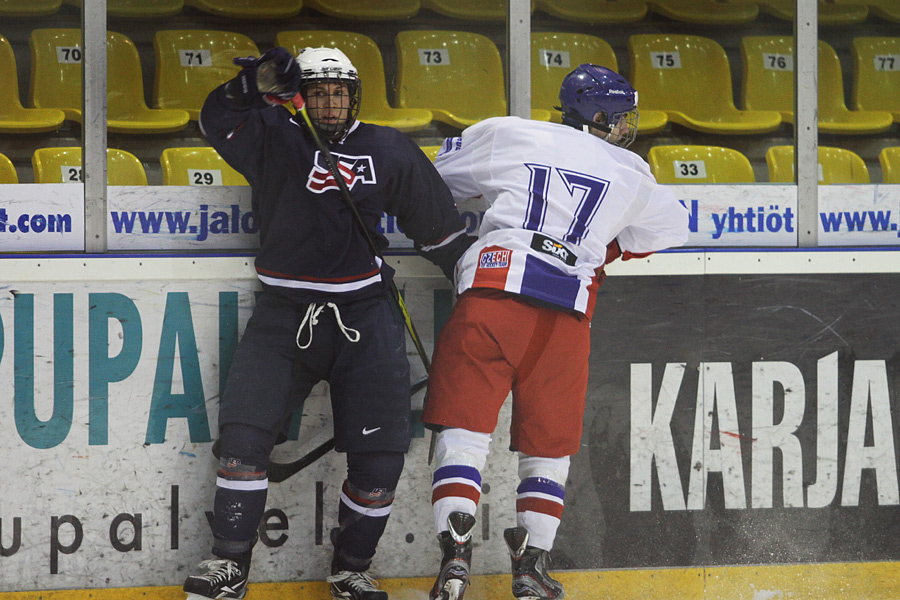 9.2.2012 - (USA U18-Tsekki U18)