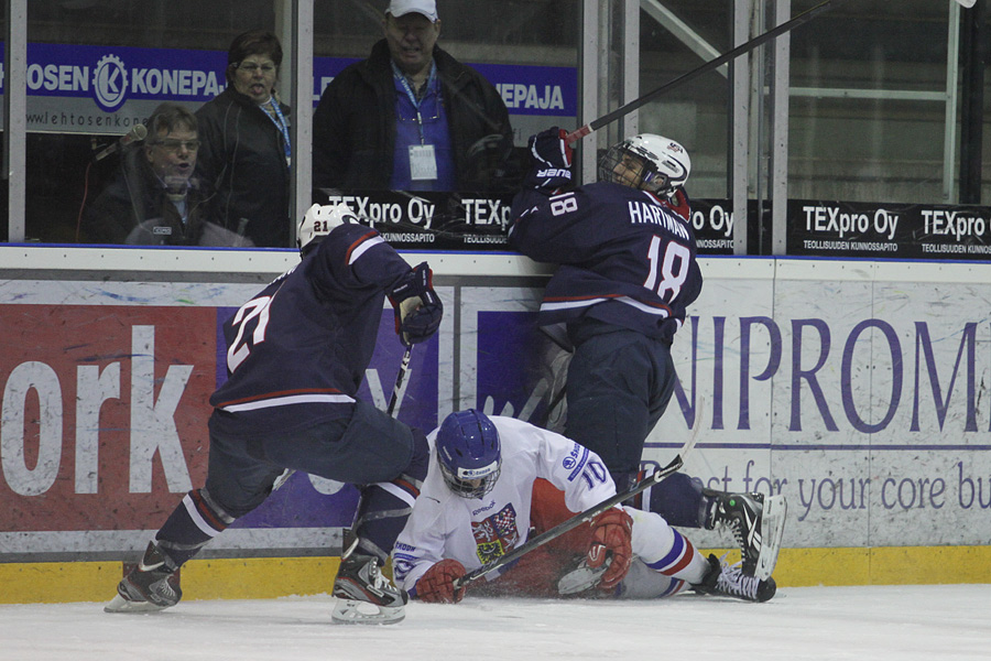 9.2.2012 - (USA U18-Tsekki U18)