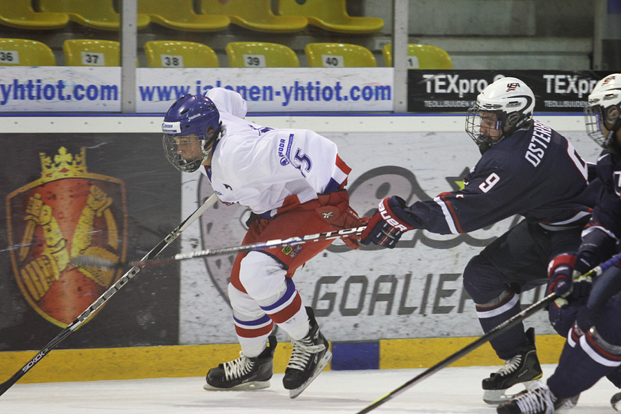 9.2.2012 - (USA U18-Tsekki U18)