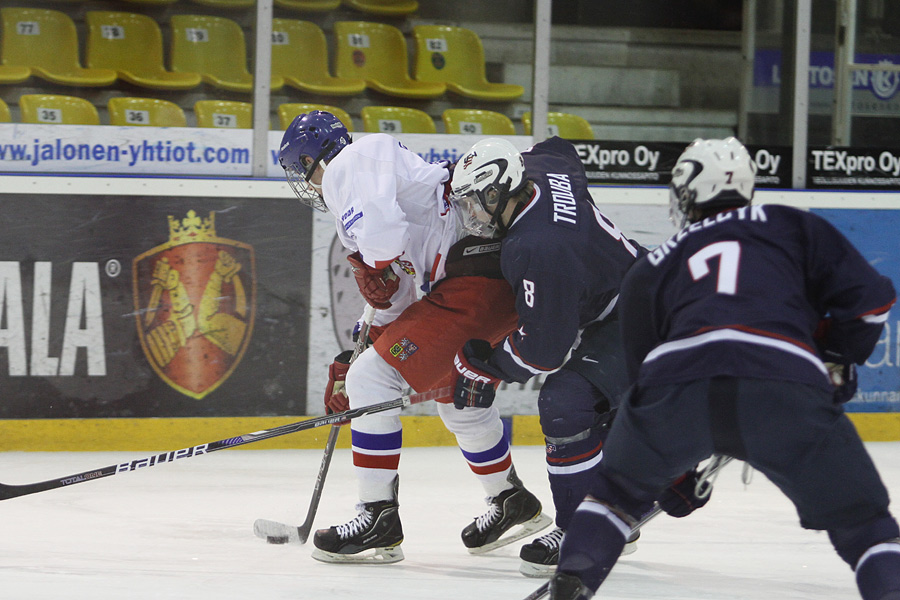 9.2.2012 - (USA U18-Tsekki U18)