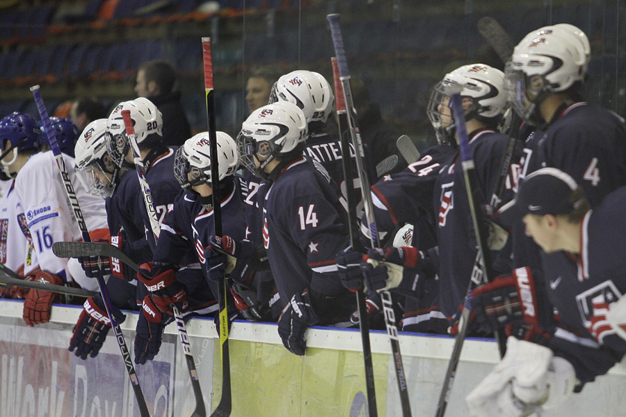 9.2.2012 - (USA U18-Tsekki U18)