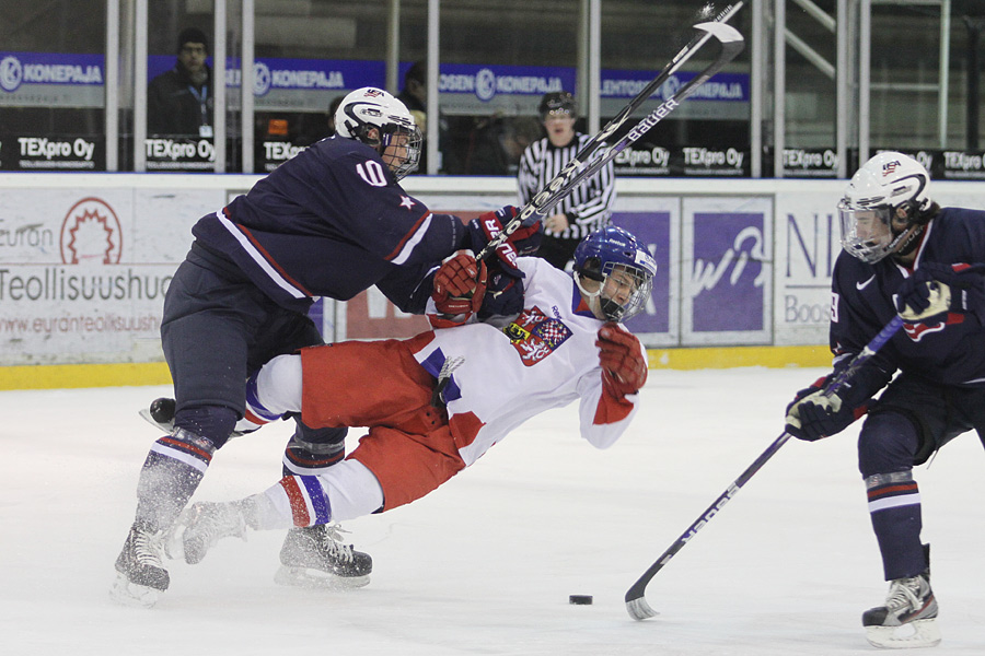 9.2.2012 - (USA U18-Tsekki U18)