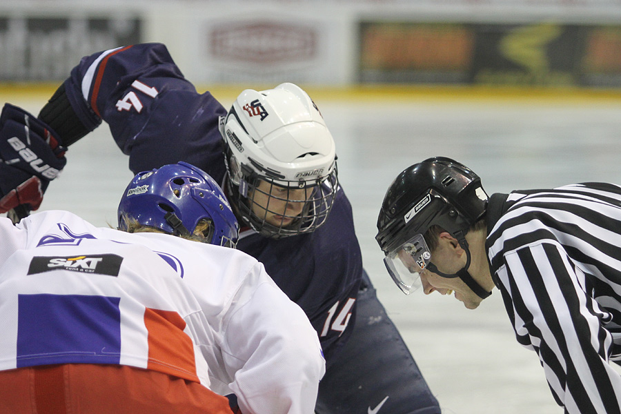 9.2.2012 - (USA U18-Tsekki U18)