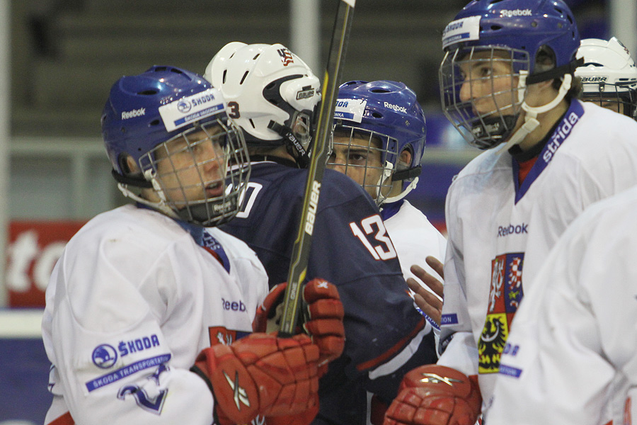 9.2.2012 - (USA U18-Tsekki U18)