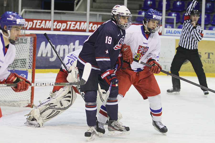 9.2.2012 - (USA U18-Tsekki U18)