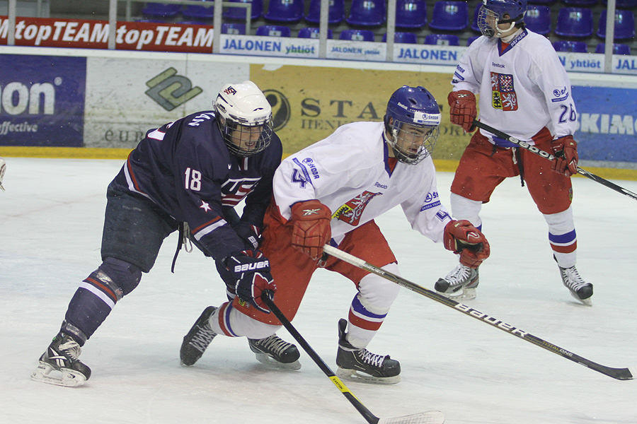 9.2.2012 - (USA U18-Tsekki U18)