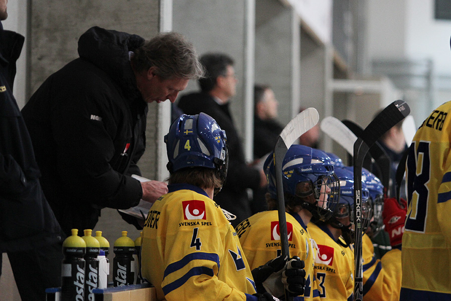 11.2.2012 - (Tsekki U18-Ruotsi U18)