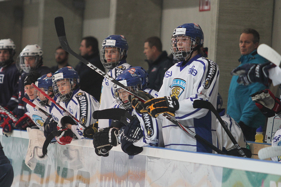 11.2.2012 - (Suomi U18-USA U18)