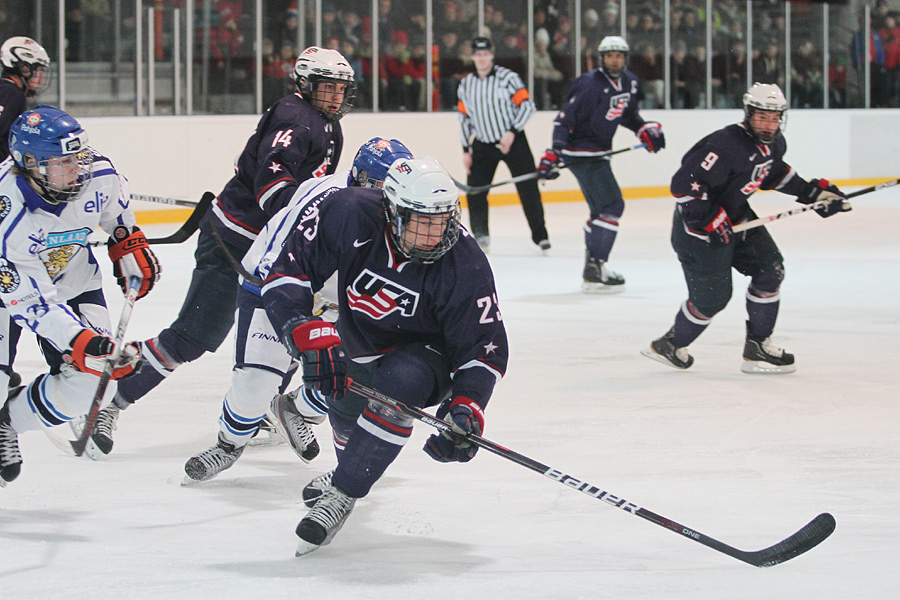 11.2.2012 - (Suomi U18-USA U18)