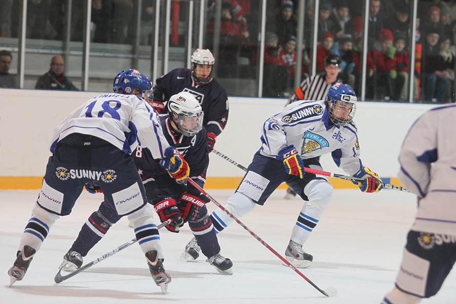 11.2.2012 - (Suomi U18-USA U18)