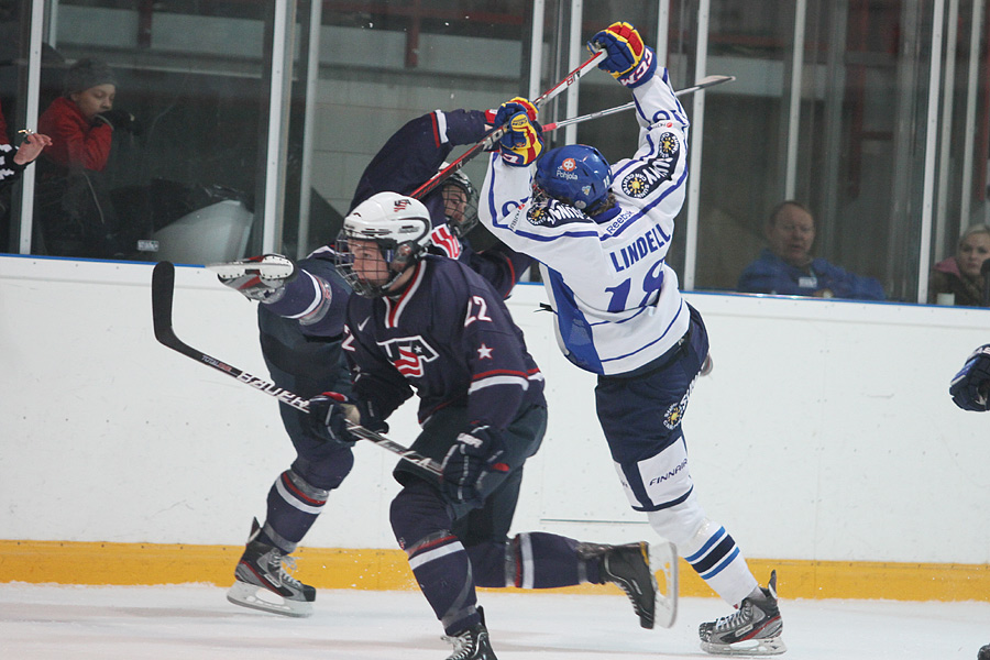 11.2.2012 - (Suomi U18-USA U18)