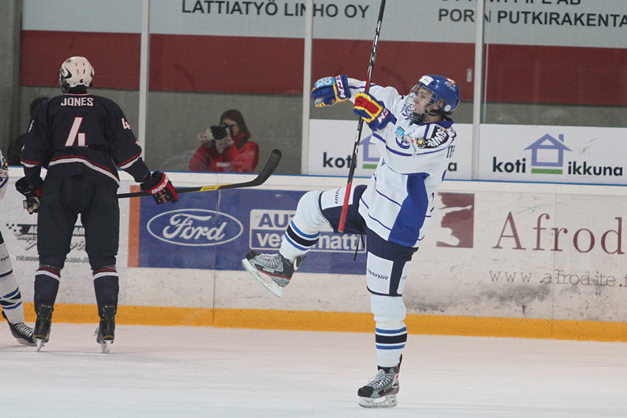 11.2.2012 - (Suomi U18-USA U18)