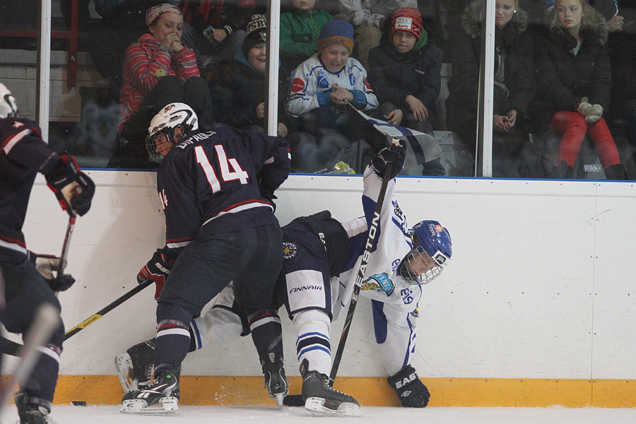 11.2.2012 - (Suomi U18-USA U18)