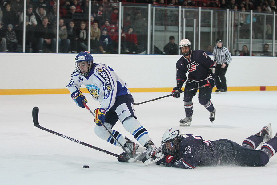 11.2.2012 - (Suomi U18-USA U18)