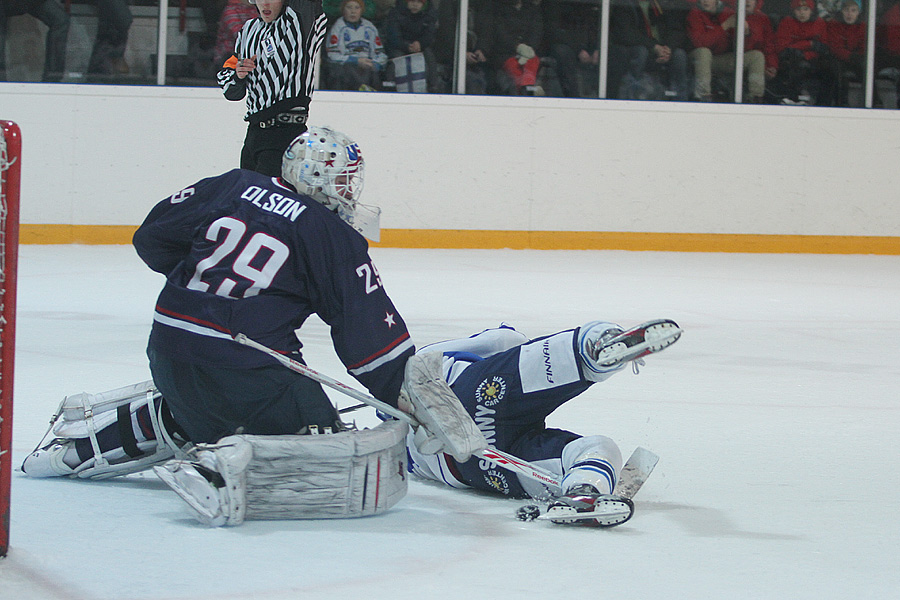 11.2.2012 - (Suomi U18-USA U18)