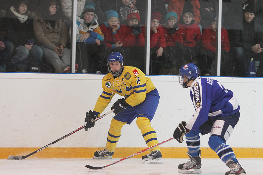 12.2.2012 - (Suomi U18-Ruotsi U18)